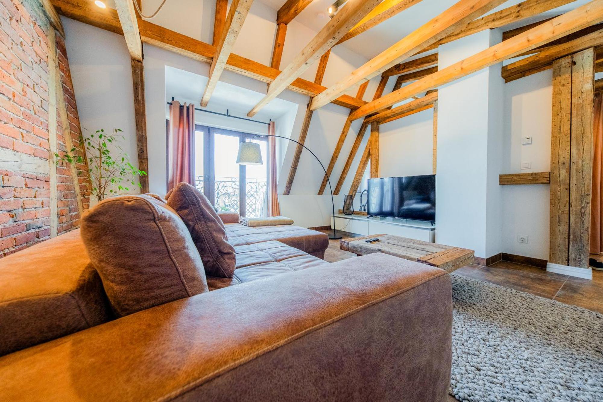 L&C-Elbresidenzen & Suites Am Elberadweg Aparthotel 4*